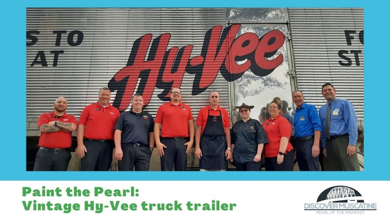 Paint these Pearl: Vintage Hy-Vee truck trailer
