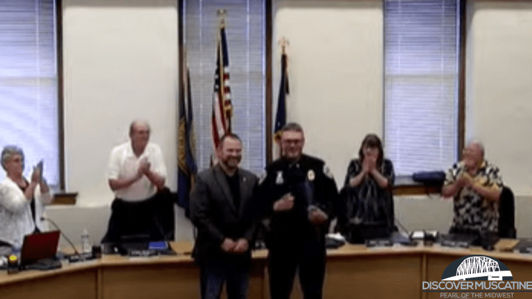 Lieutenant Jeff Jirak receives life saving award